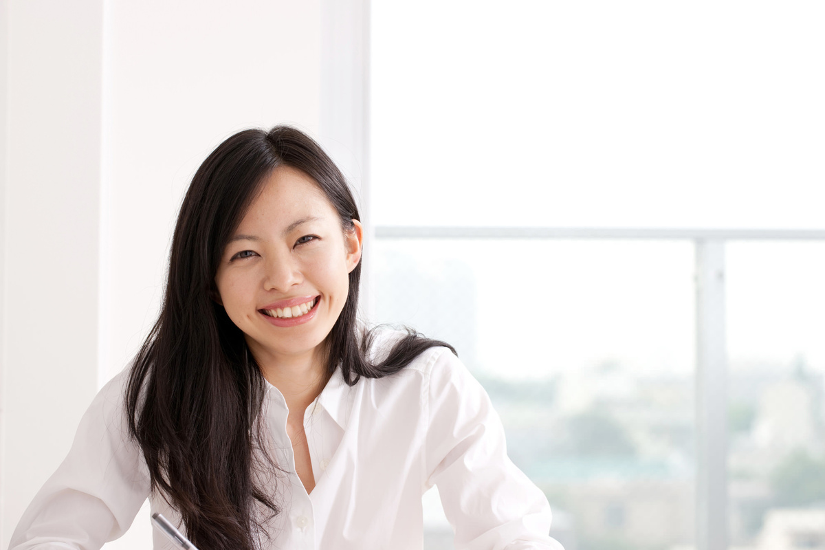 語学の勉強をするアパレル販売員